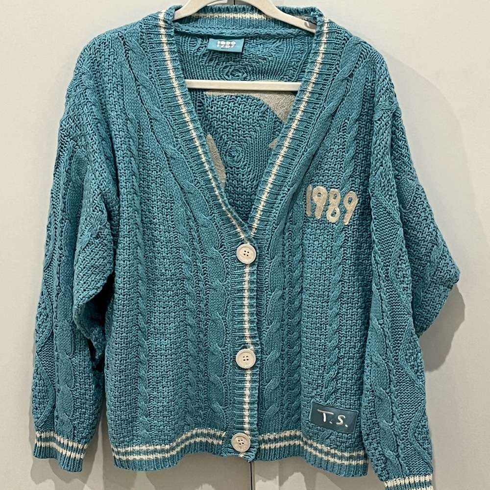 Taylor Swift 1989 (Taylor’s Version) Cardigan (M/L)